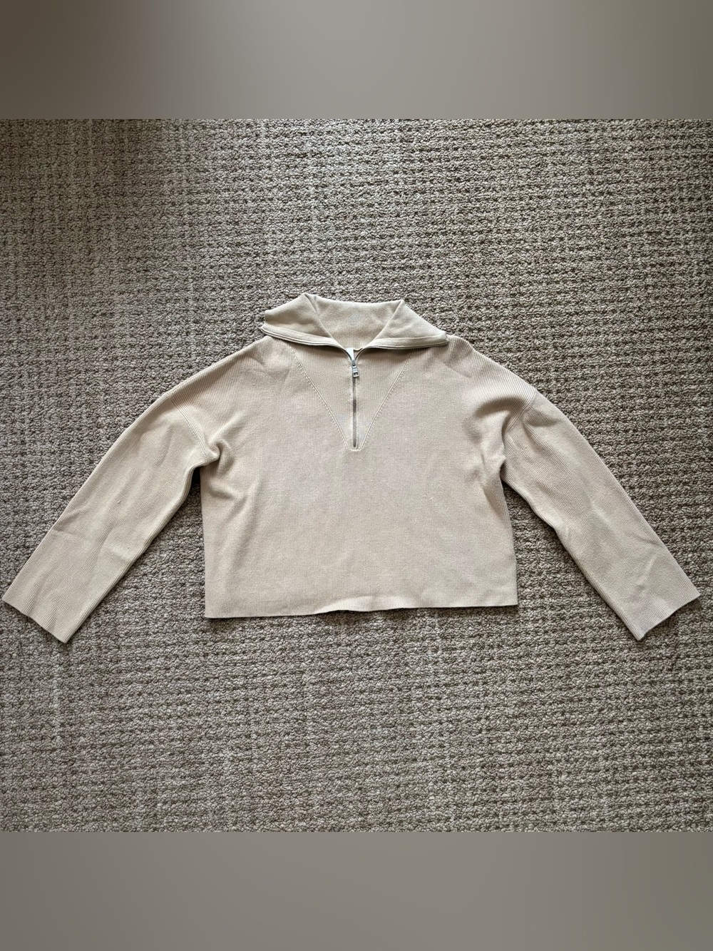 Aritzia Beige Sweater S
